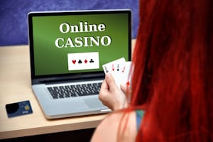 Durch die Änderung im neuen Glücksspielstaatsvertrag kann ein Online-Casino ebenfalls, eine Lizenz erwerben.