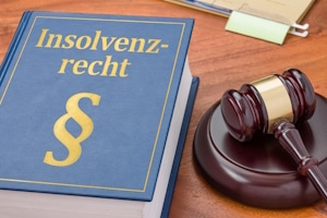 § 200 InsO besagt: Das Insolvenzverfahren wird aufgehoben, wenn die Schlussverteilung erfolgt ist.